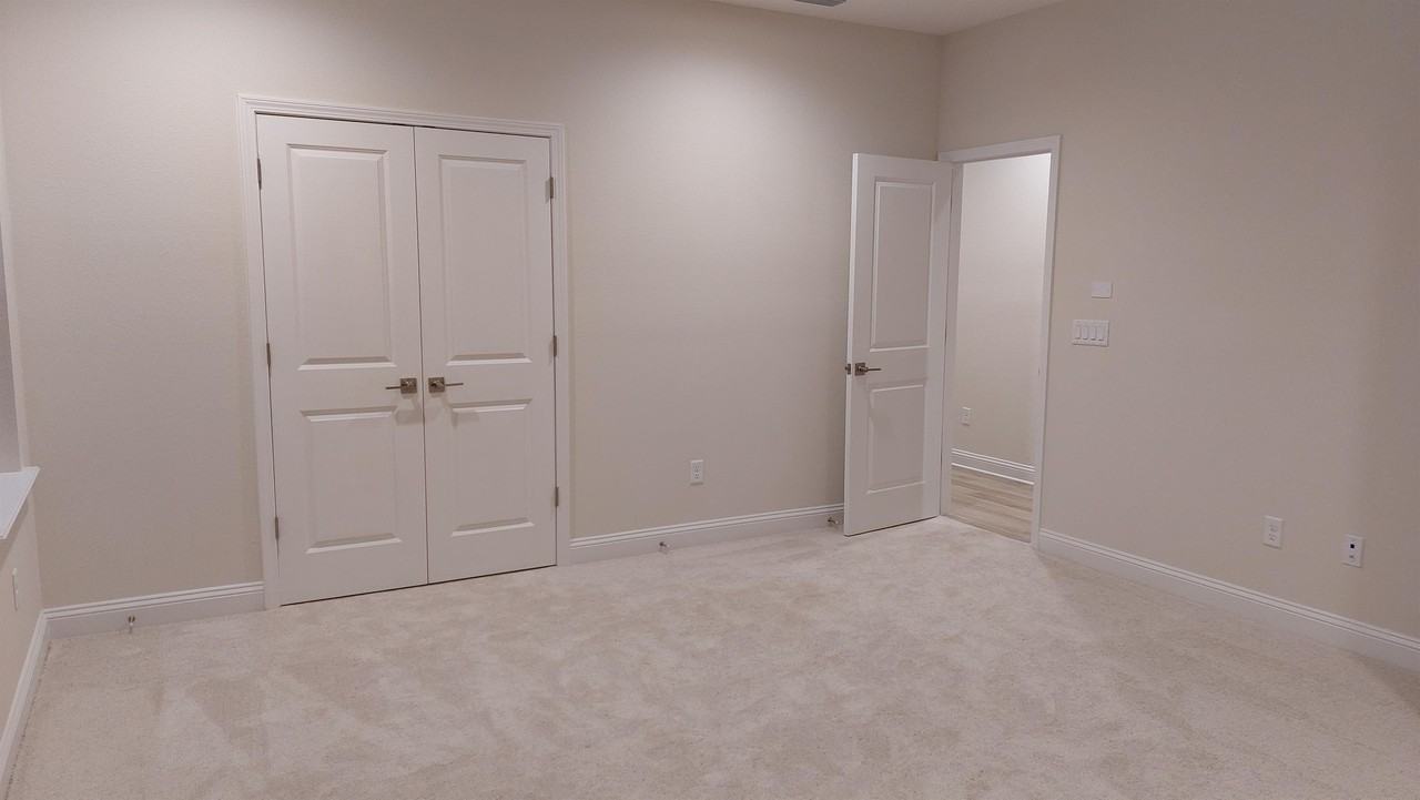 12056 Generations Ave - Photo 5 of 15