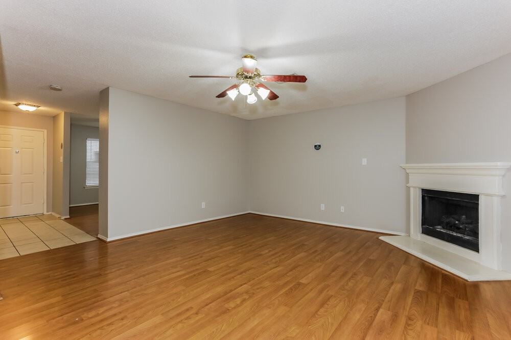 735 Cedarwood Dr - Photo 4 of 17