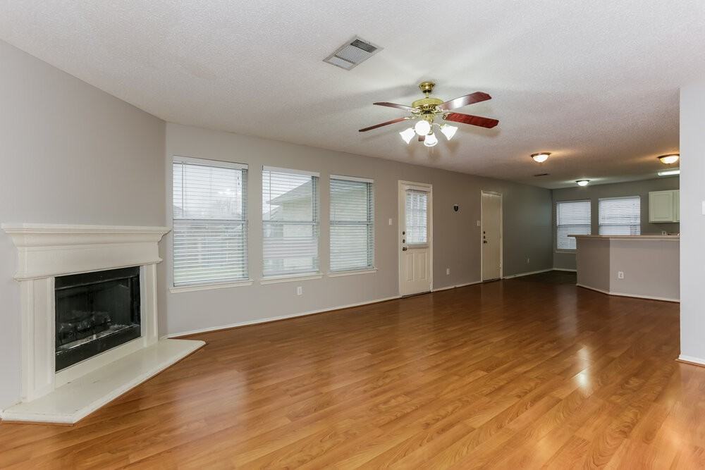 735 Cedarwood Dr - Photo 5 of 17