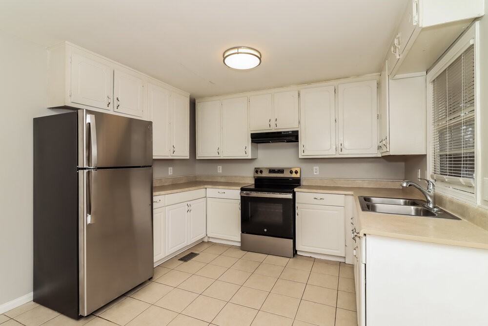 3415 Lee Pl - Photo 7 of 16