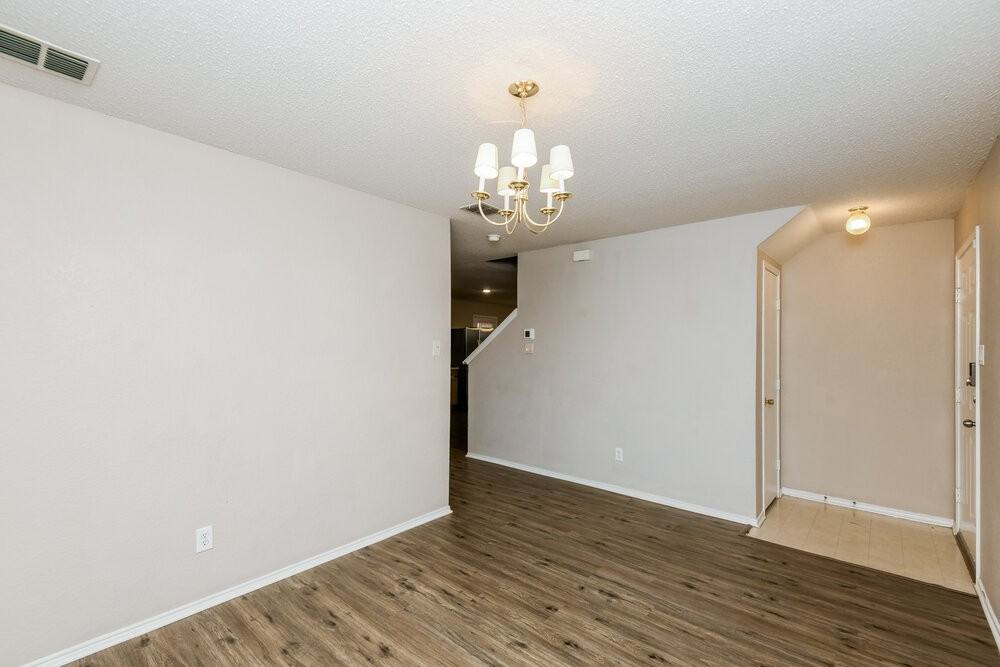 4964 Creek Ridge Trl - Photo 6 of 17