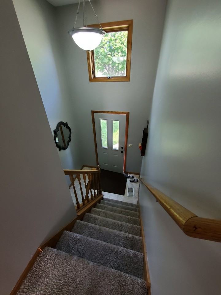 874 22nd Ave Se - Photo 4 of 23
