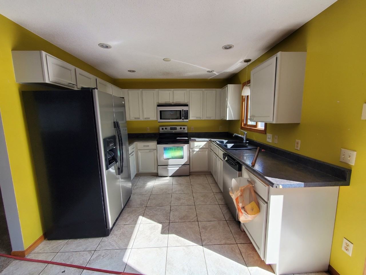 874 22nd Ave Se - Photo 5 of 23