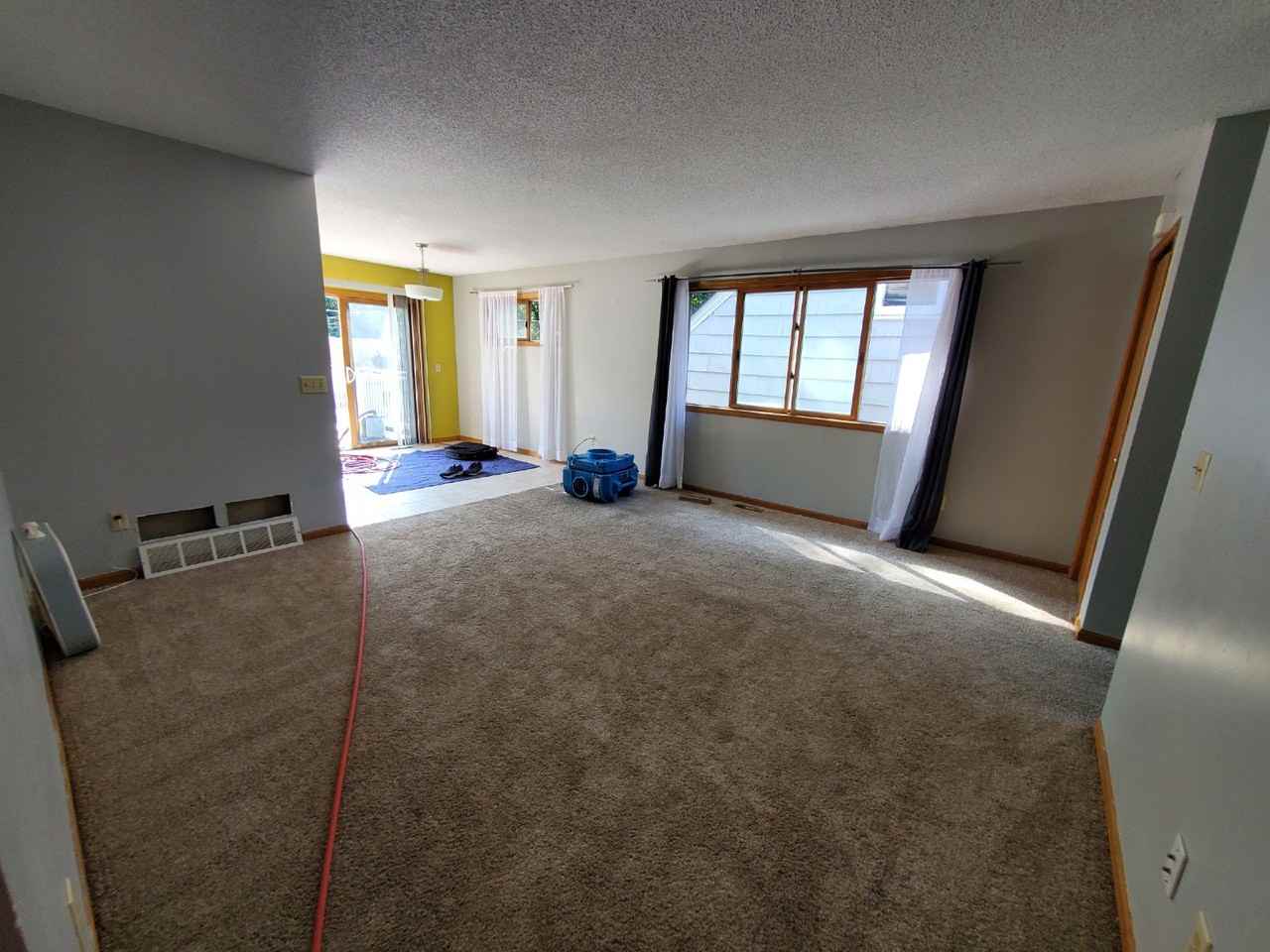 874 22nd Ave Se - Photo 7 of 23