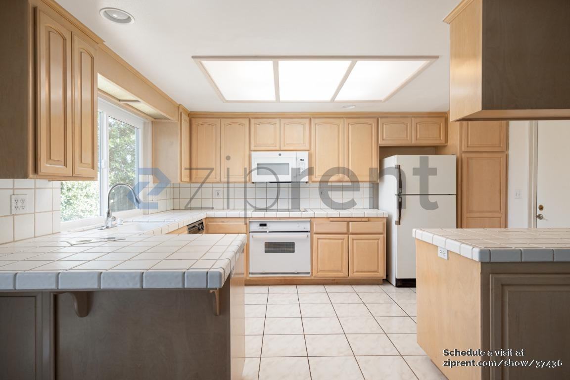 1650 Jeffrey Ave - Photo 2 of 15
