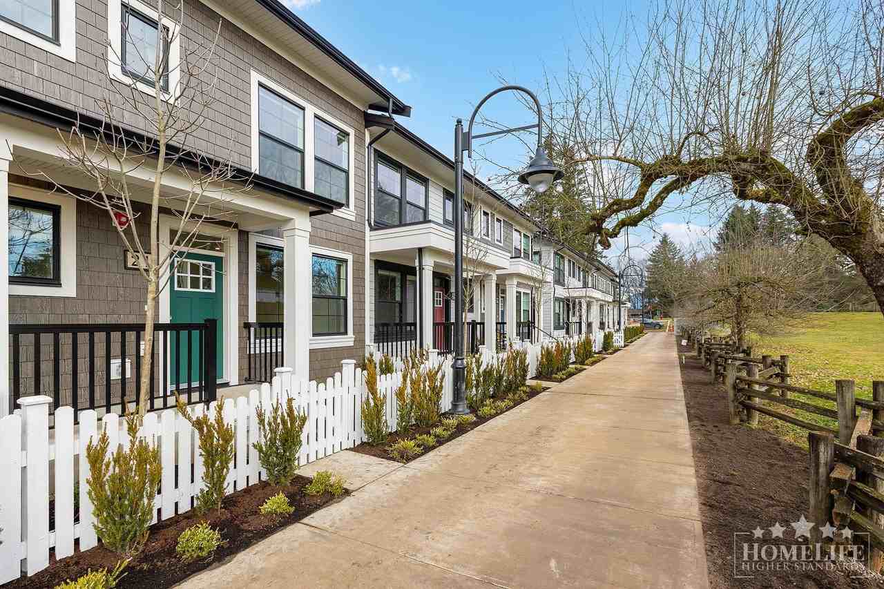 9122 King Street - Photo 2 of 32