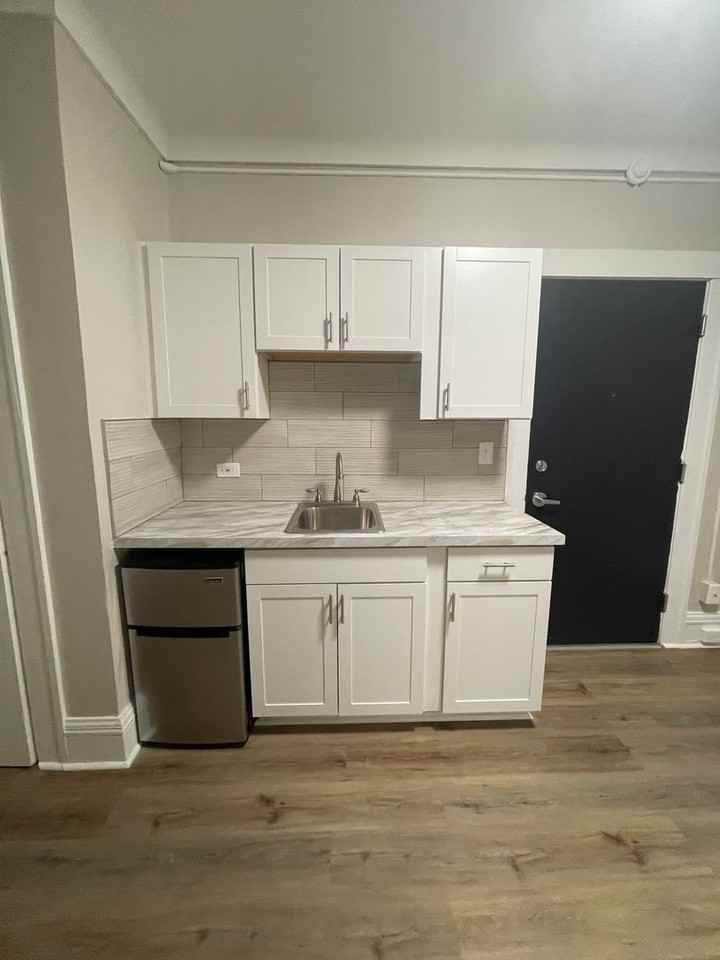 Normandie Apartments - Photo 7 of 11