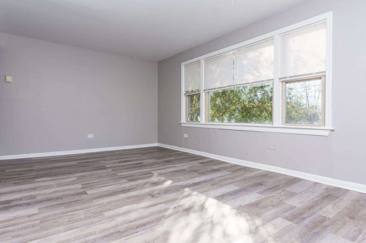 8223 S Exchange - Photo 6 of 7