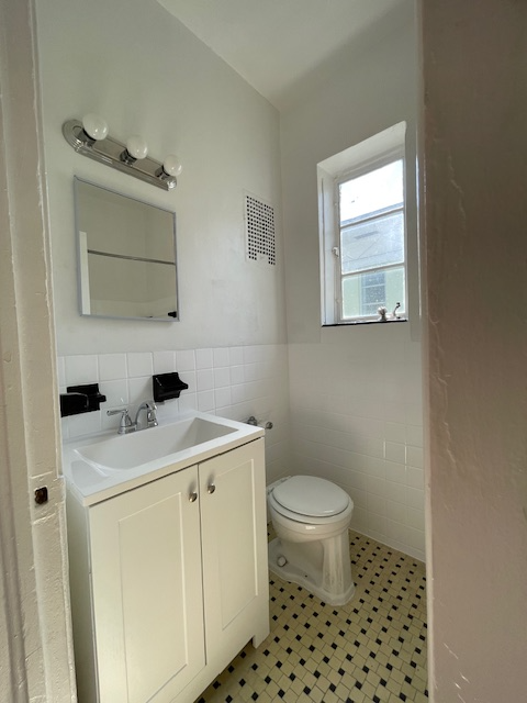 1030 16th St - Photo 6 of 8