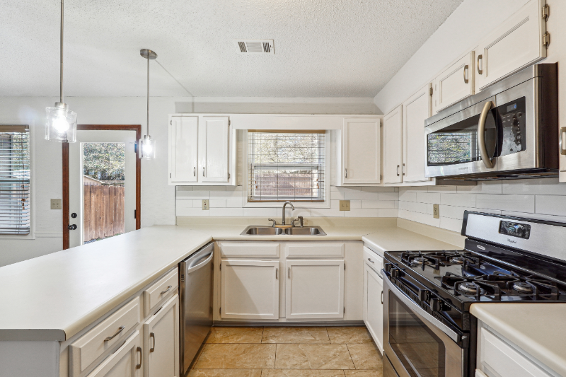 4010 Sand Wedge Cir Nw - Photo 6 of 20