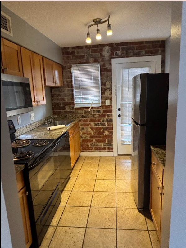 561 Formwalt St Sw #5 - Photo 3 of 7