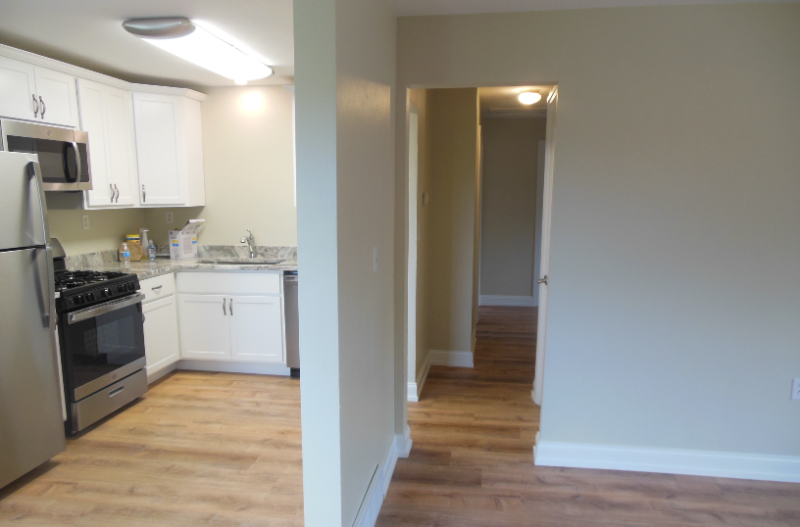 306 Eutaw St - Photo 5 of 16