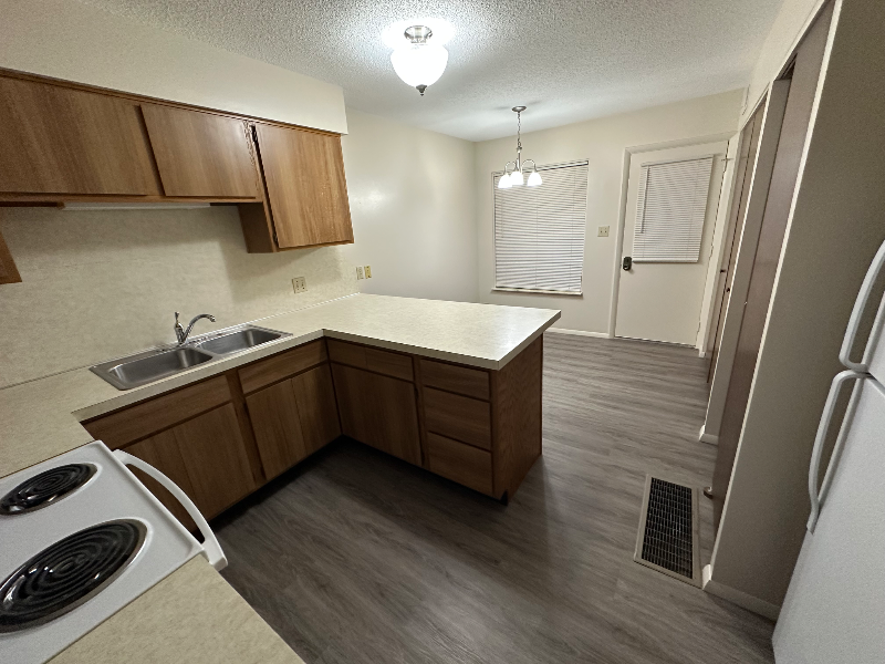 624 Cumberland Drive #630 - Photo 2 of 8