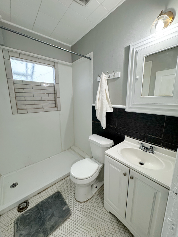 1741 Mckinley Ave - Photo 4 of 18