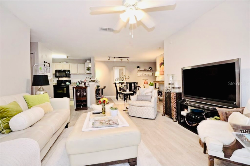 7524 Seurat St - Photo 3 of 23