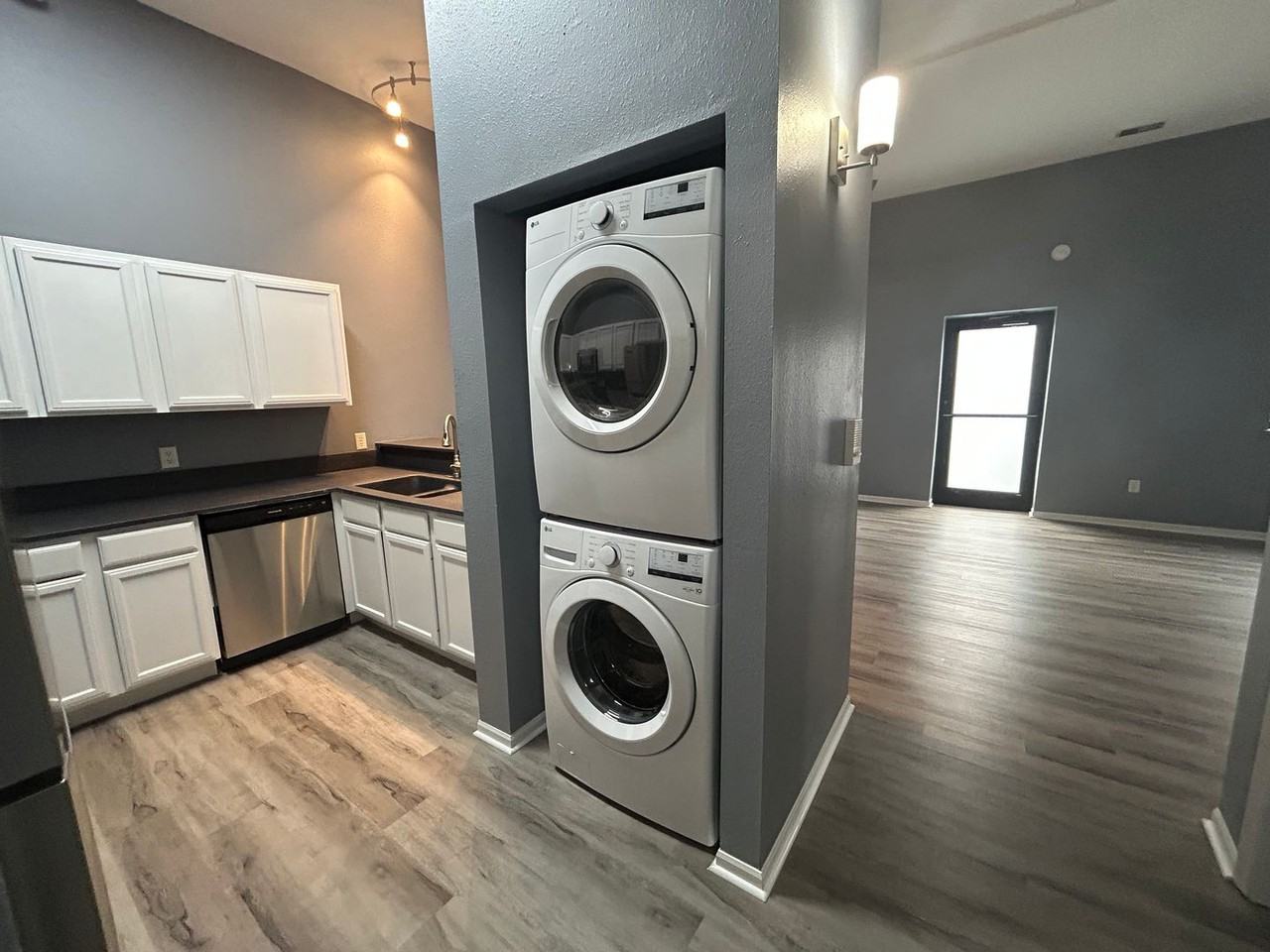 Drake Court and Liberty Lofts apartments!  Enjoy downtown living at its best. - Photo 4 of 50