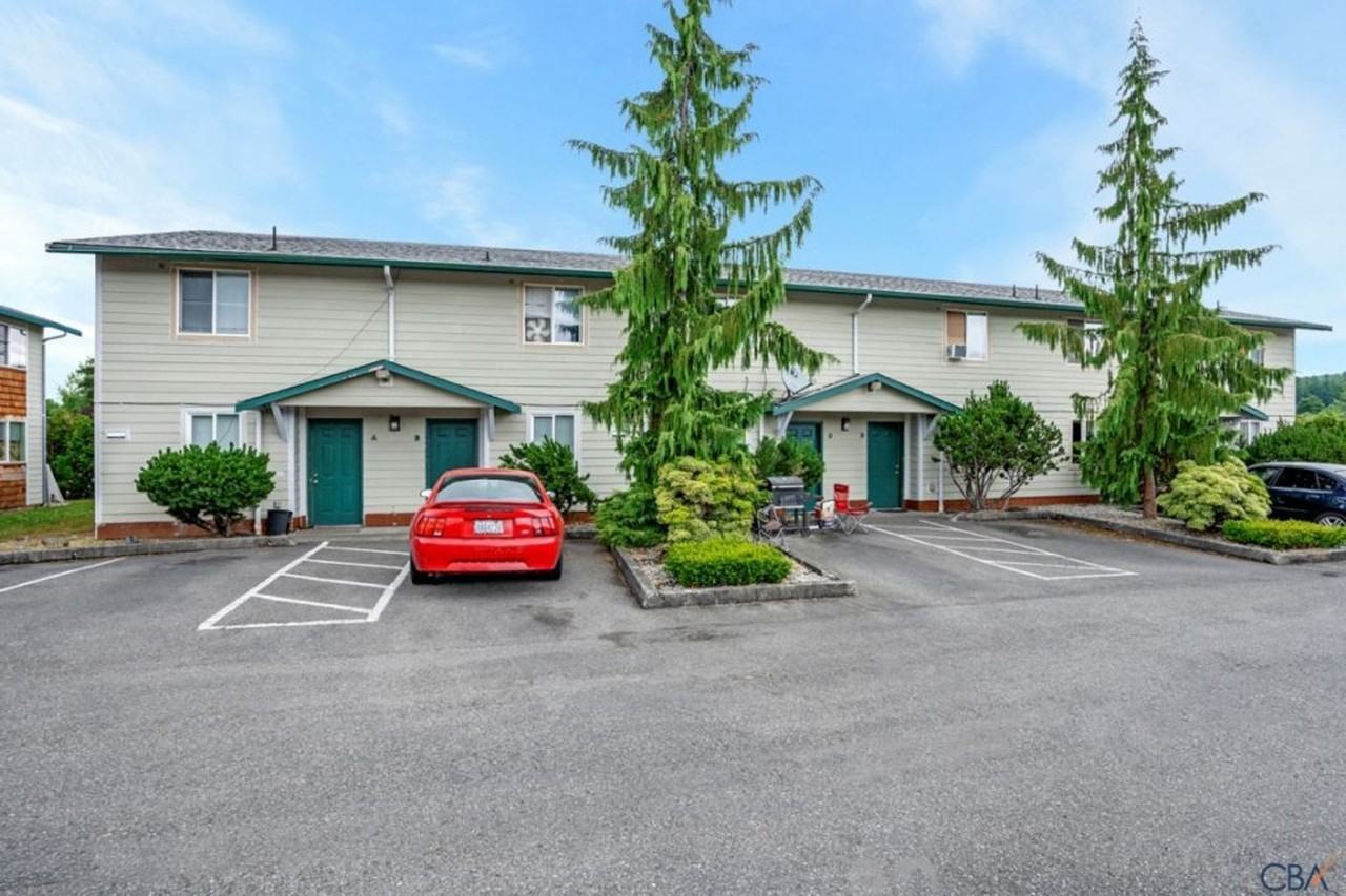 Village Glen Apartments - Photo 2 of 3