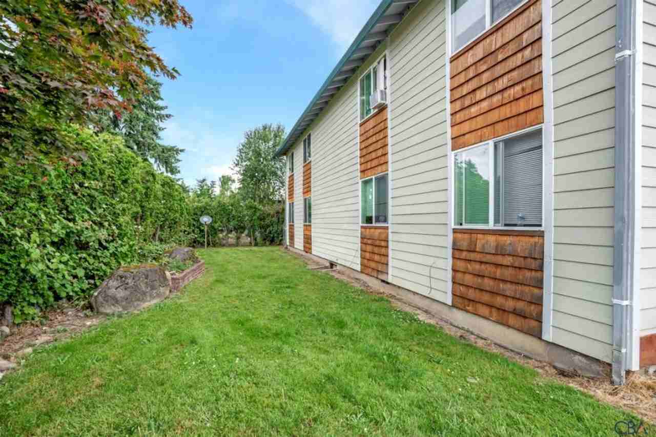 Village Glen Apartments - Photo 3 of 3