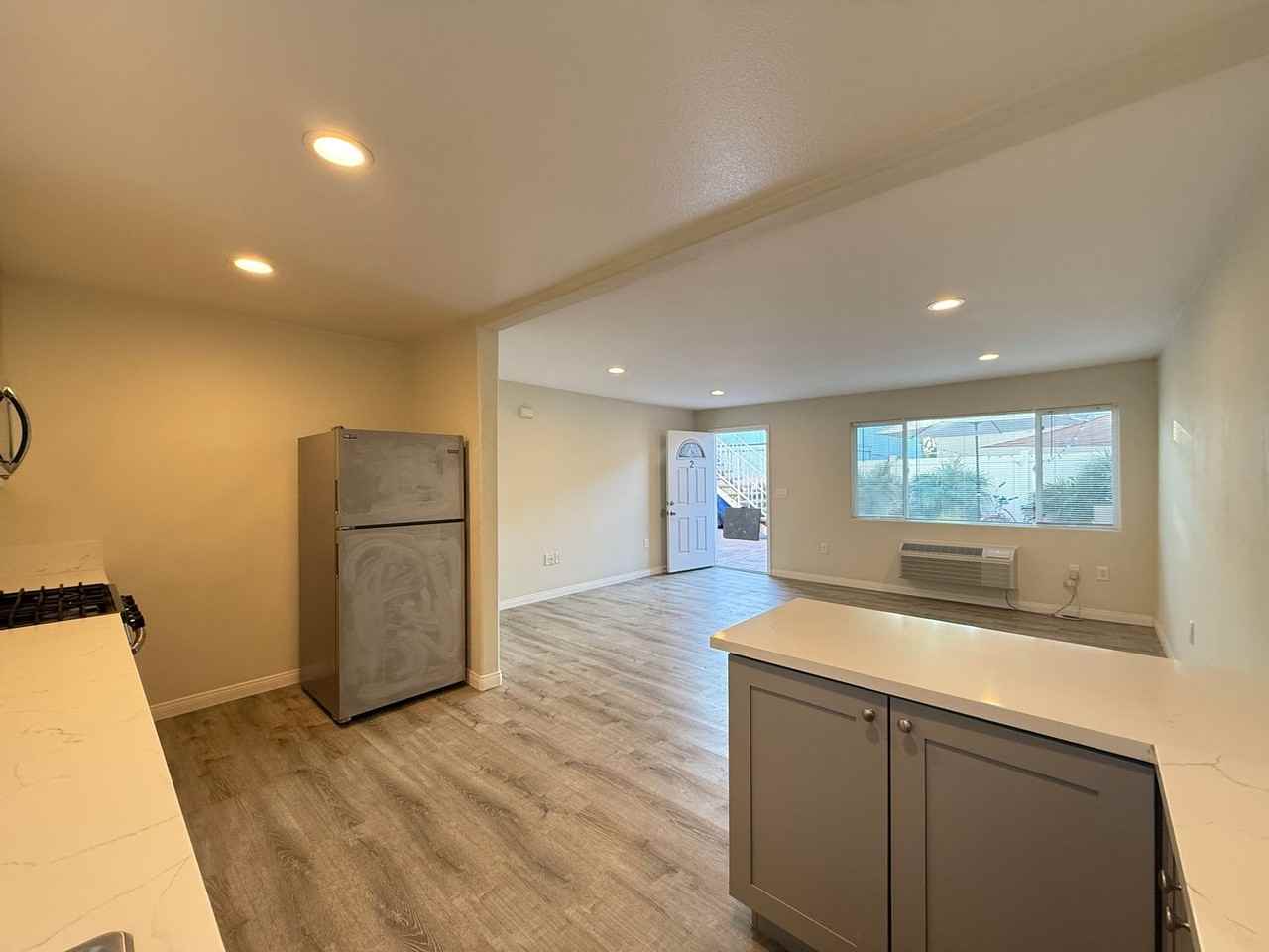 1211 Oliver Ave - Photo 7 of 27