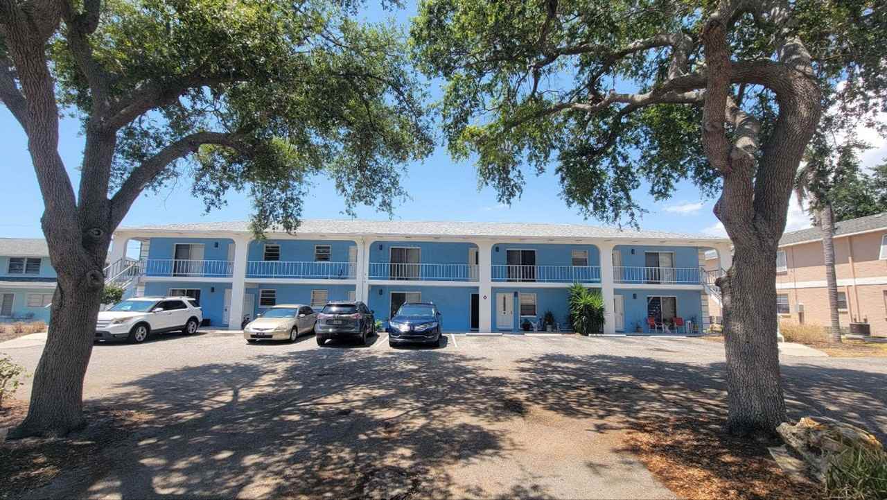 504 Barcelona Avenue - Photo 3 of 36