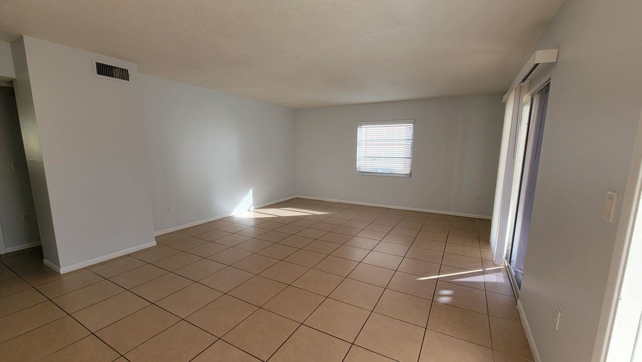 504 Barcelona Avenue - Photo 5 of 36