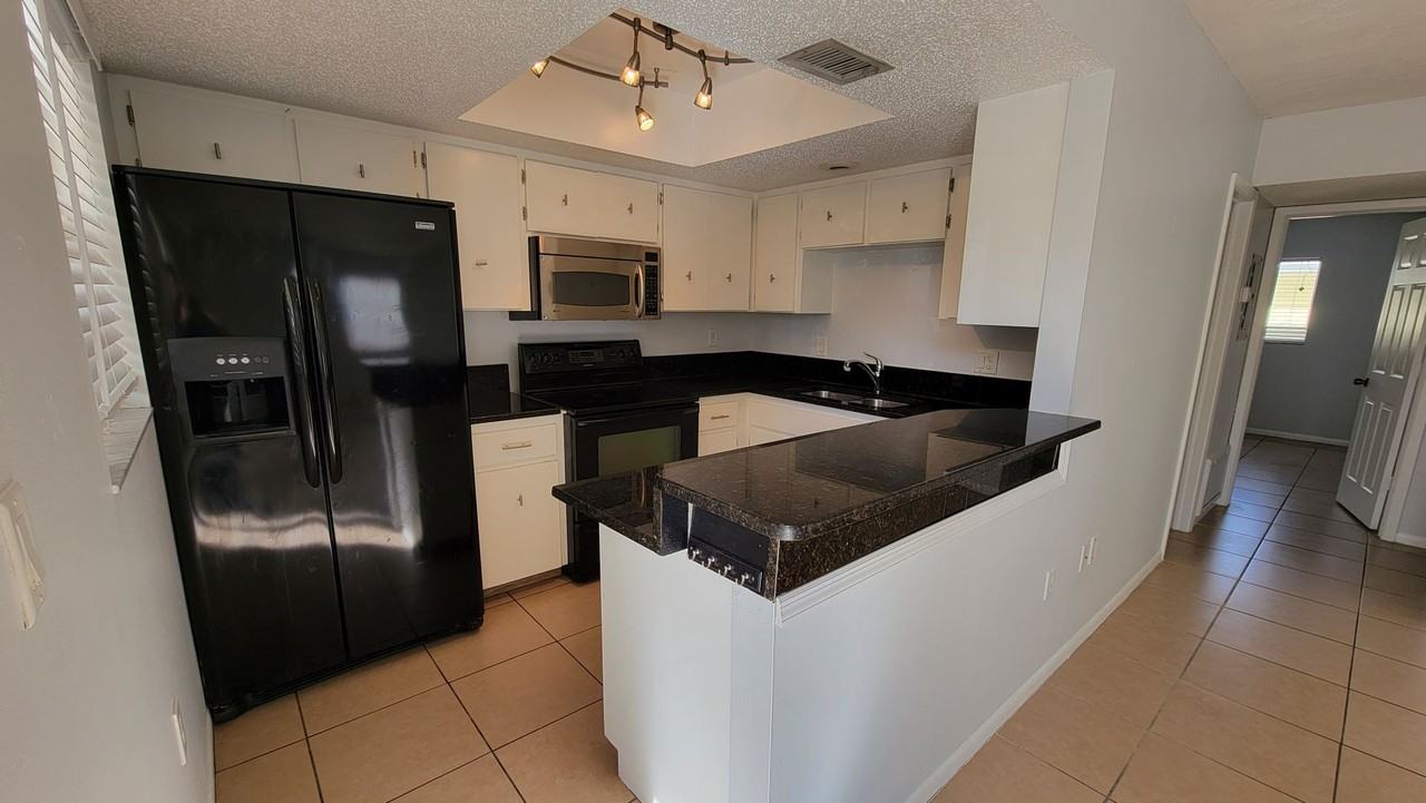 504 Barcelona Avenue - Photo 4 of 36