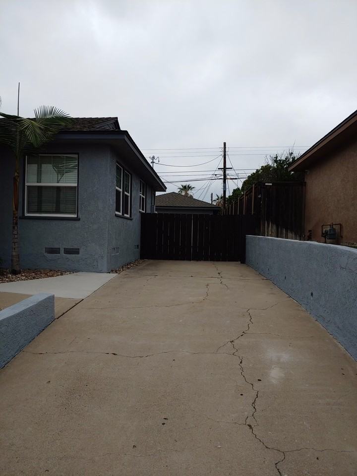 6682 Birchwood St - Photo 4 of 34
