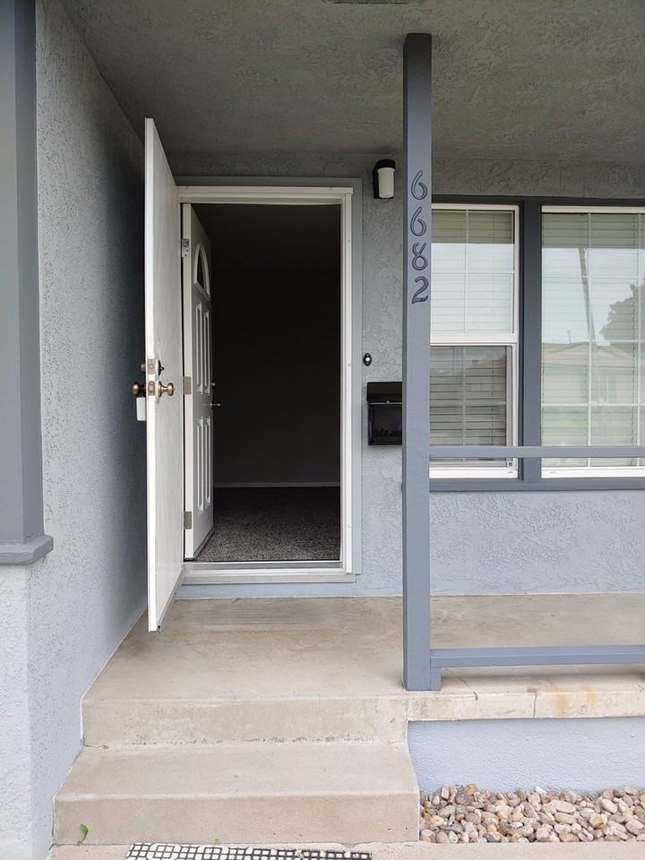 6682 Birchwood St - Photo 5 of 34