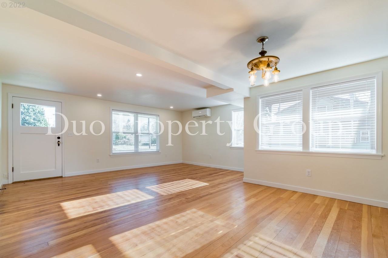 1358 8th St - Photo 5 of 32