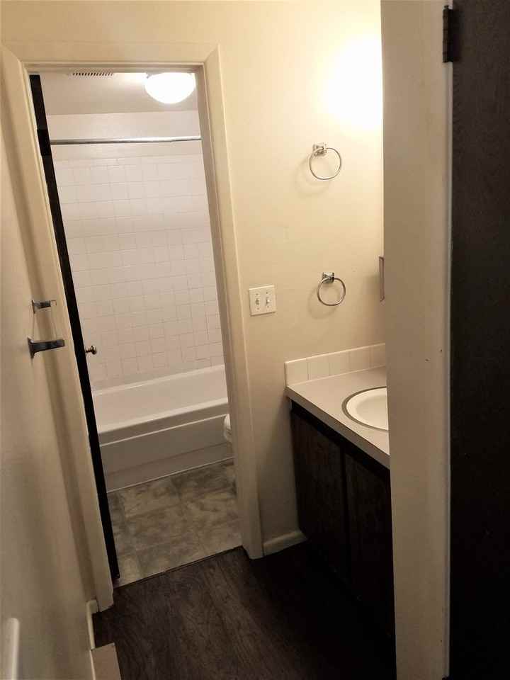 1734 Azalea Dr Apartments - Photo 7 of 37