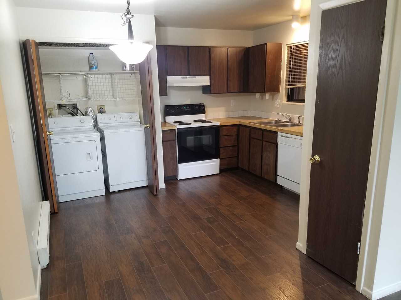 1734 Azalea Dr Apartments - Photo 2 of 37