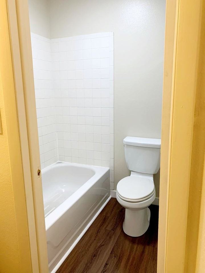 1734 Azalea Dr Apartments - Photo 7 of 17