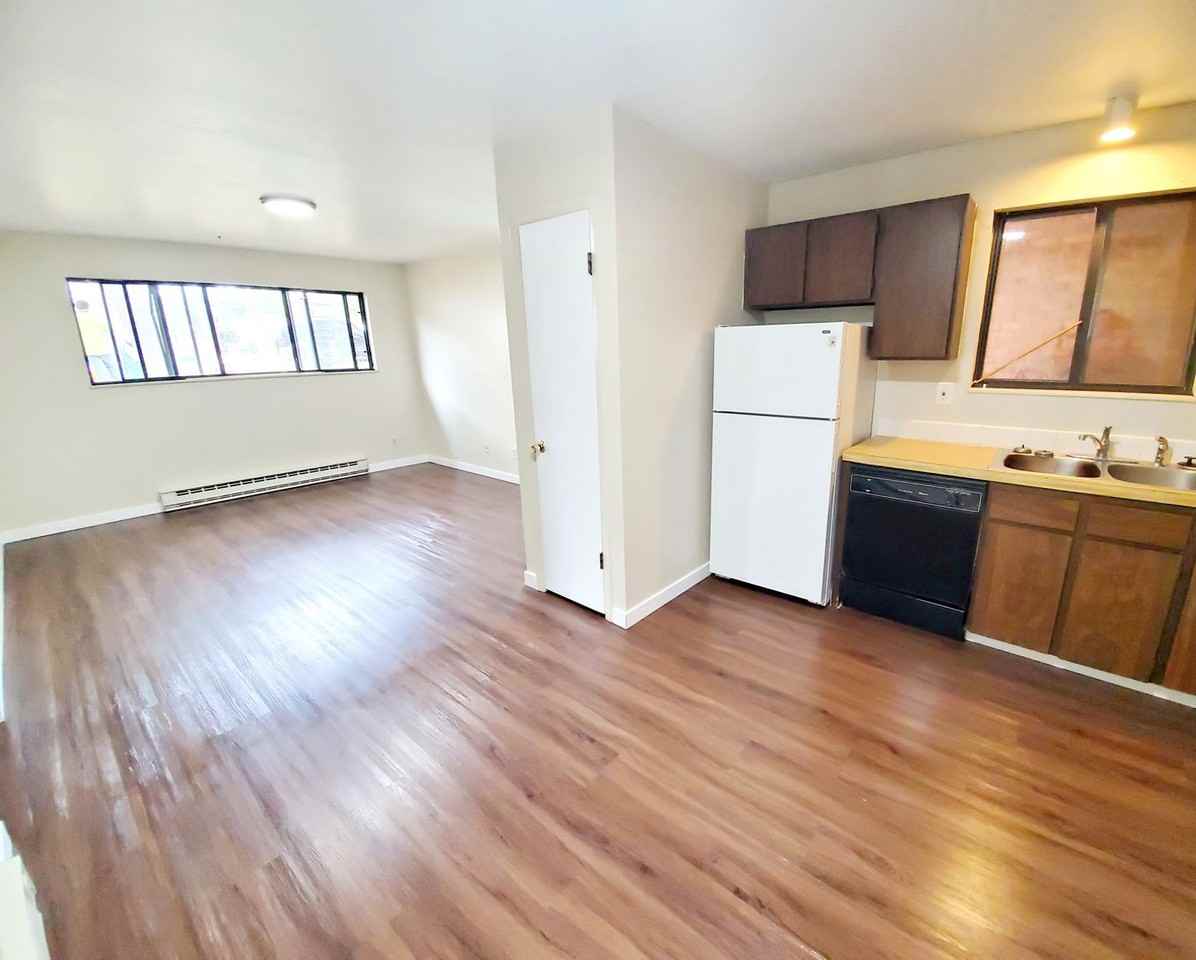 1734 Azalea Dr Apartments - Photo 4 of 17