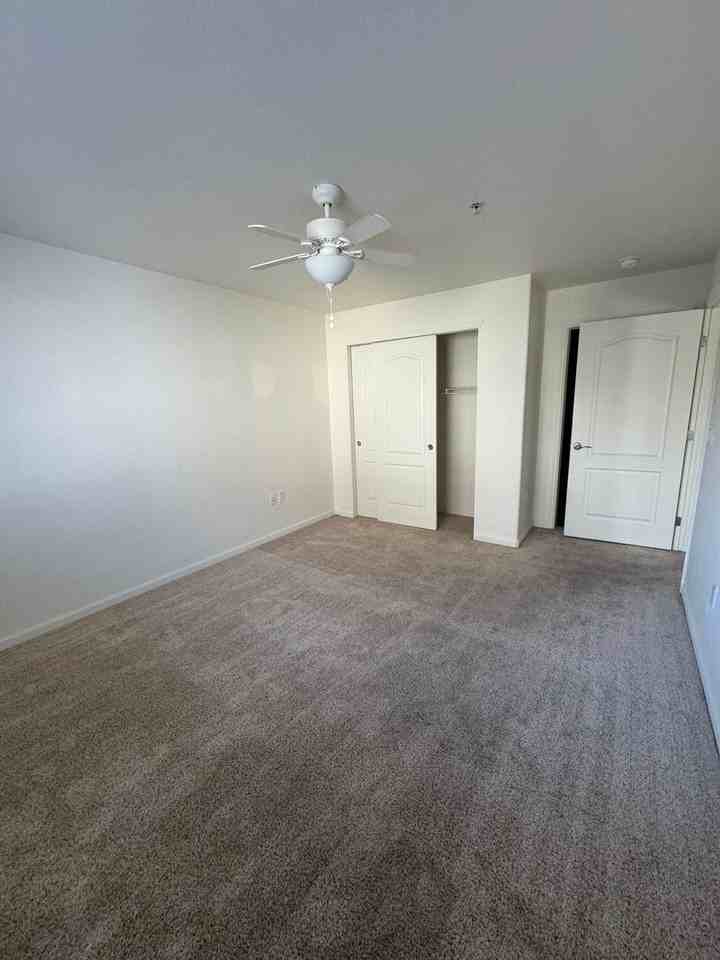560 River View Dr #702 - Photo 6 of 16