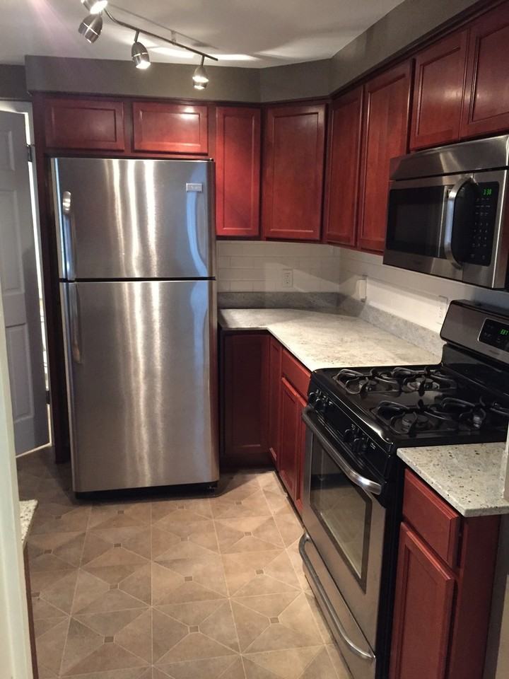 1460 Sherburne Ave - Photo 2 of 19