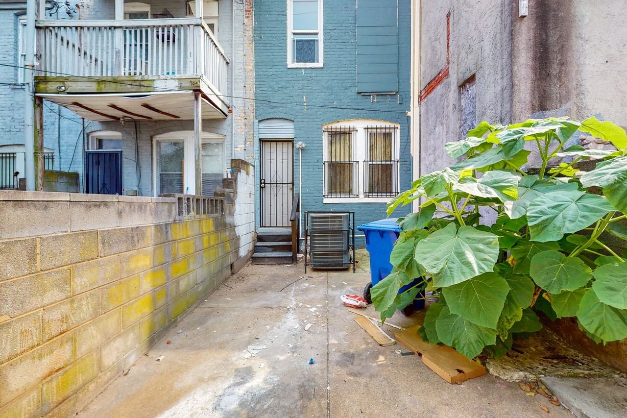 2612 Jefferson St - Photo 2 of 25