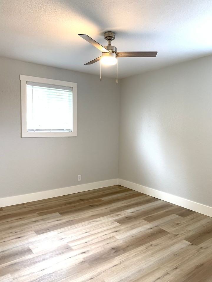 3014 Parkwood Rd - Photo 7 of 16