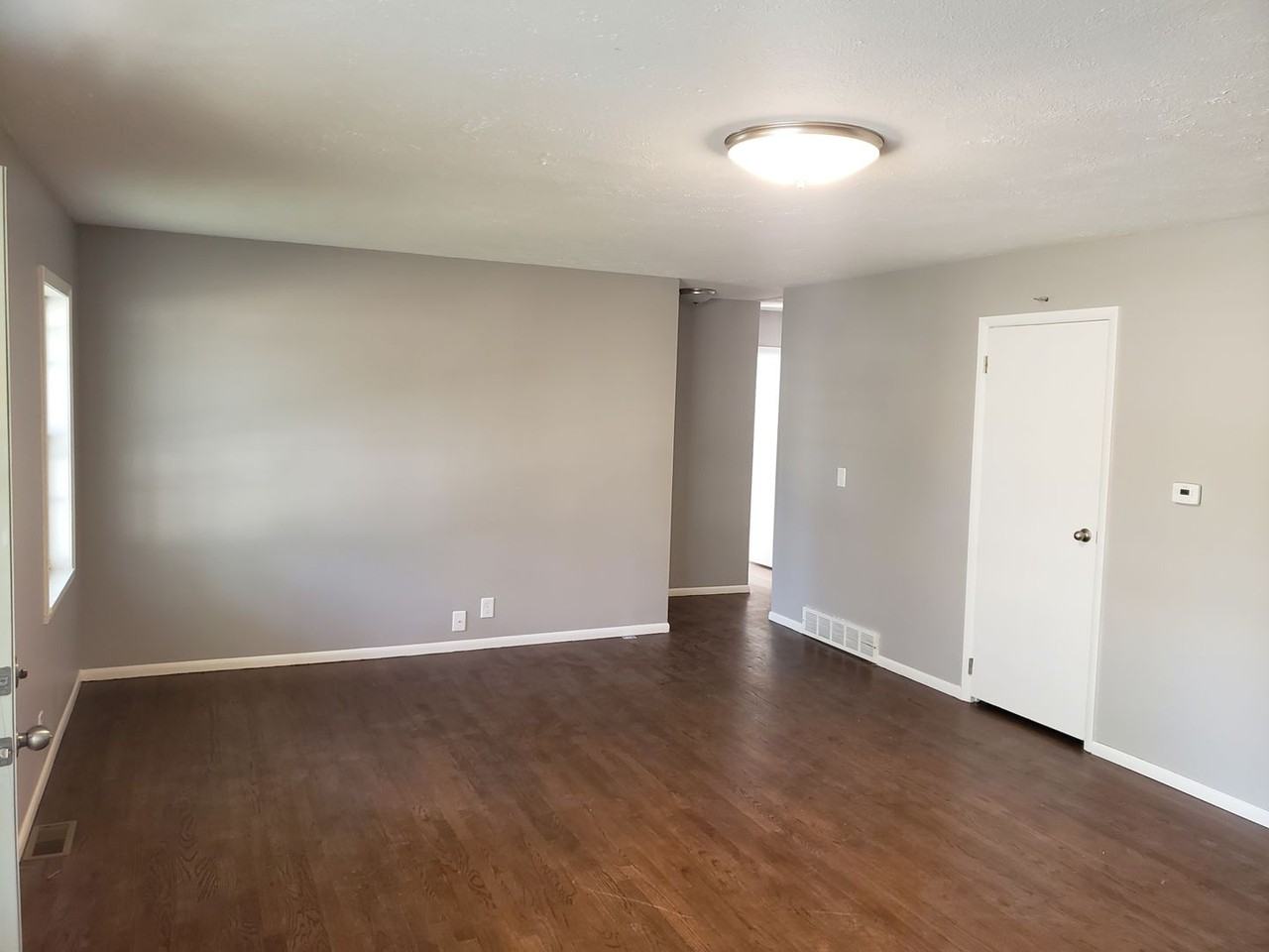 13530 Oak St - Photo 3 of 15