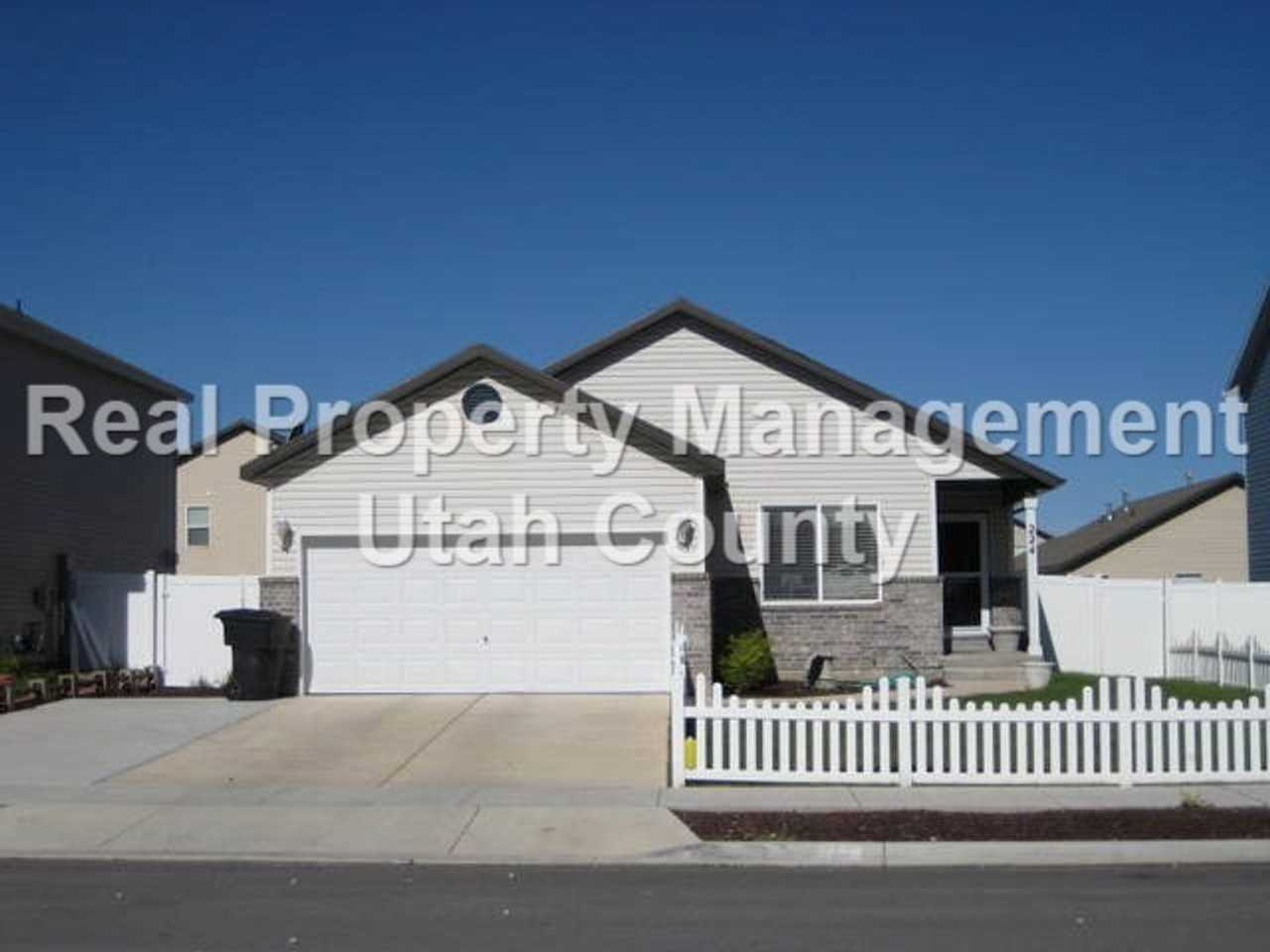 224 S 880 W - Photo 2 of 21