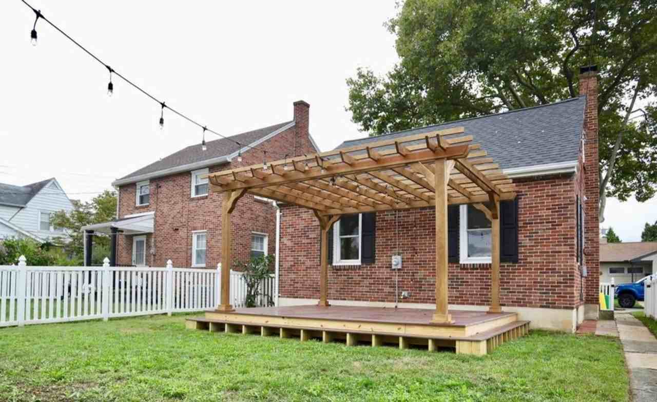 1217 E Poplar St - Photo 3 of 6