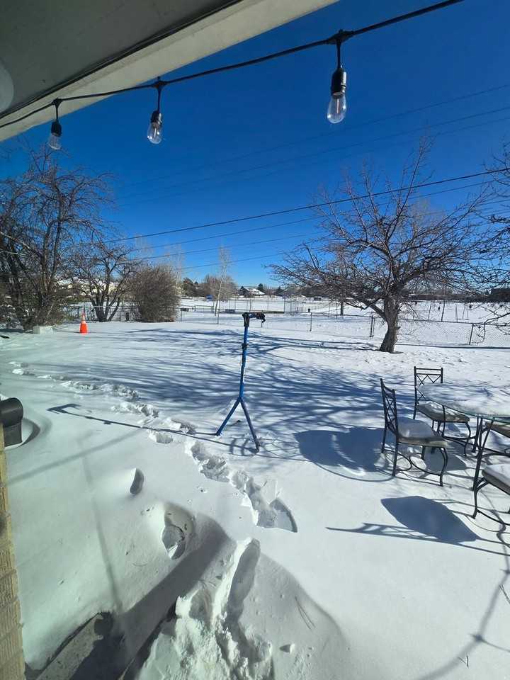 940 37th St - Photo 5 of 8