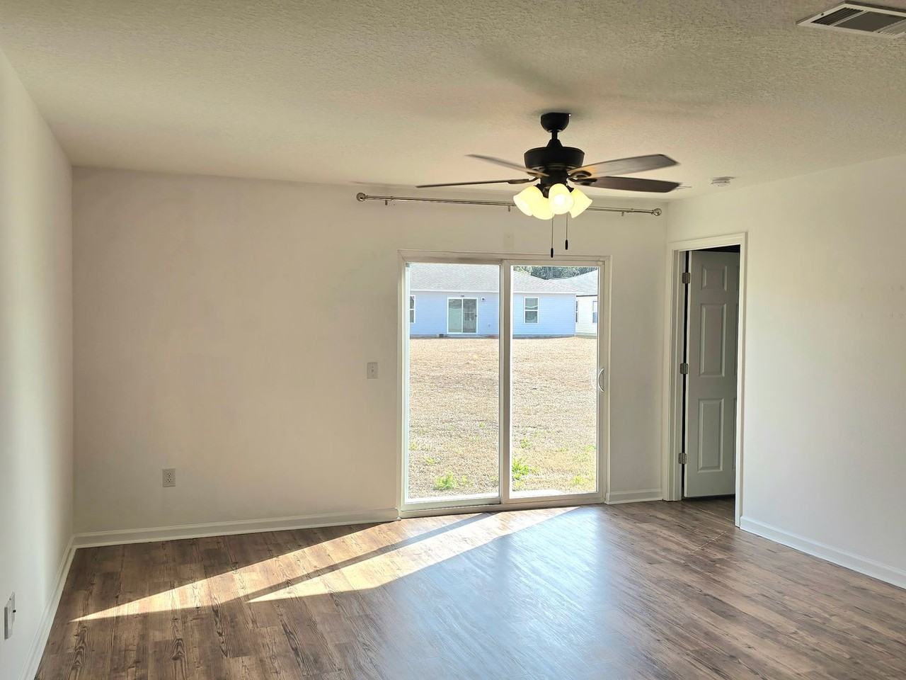 4364 Jitterbug St - Photo 2 of 14