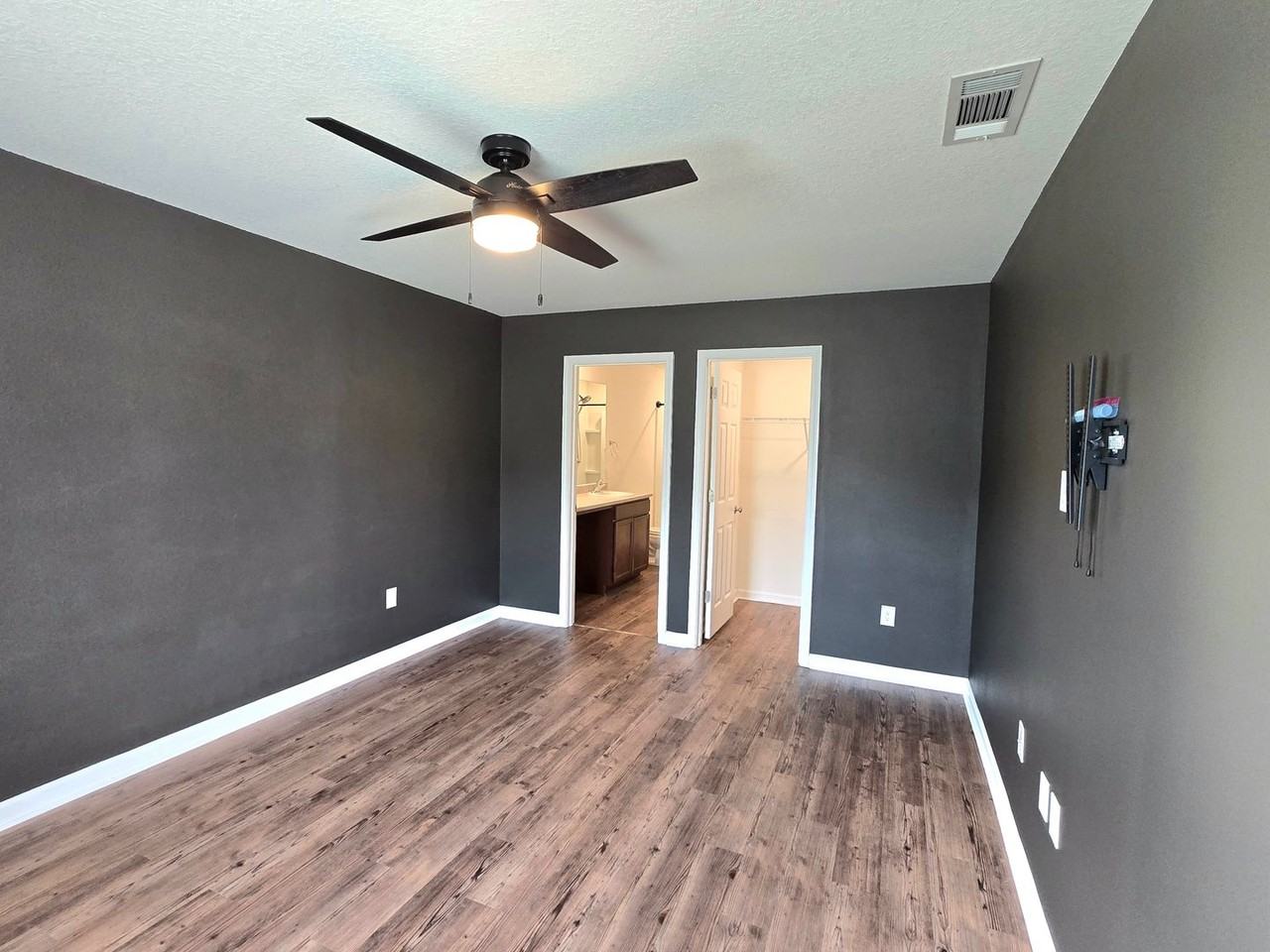 4364 Jitterbug St - Photo 6 of 14