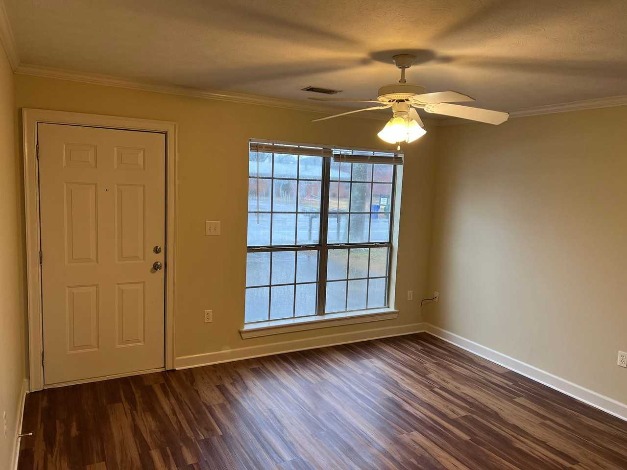 371 Farris Rd #B - Photo 2 of 10