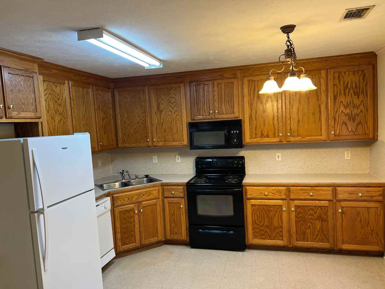 371 Farris Rd #B - Photo 4 of 10