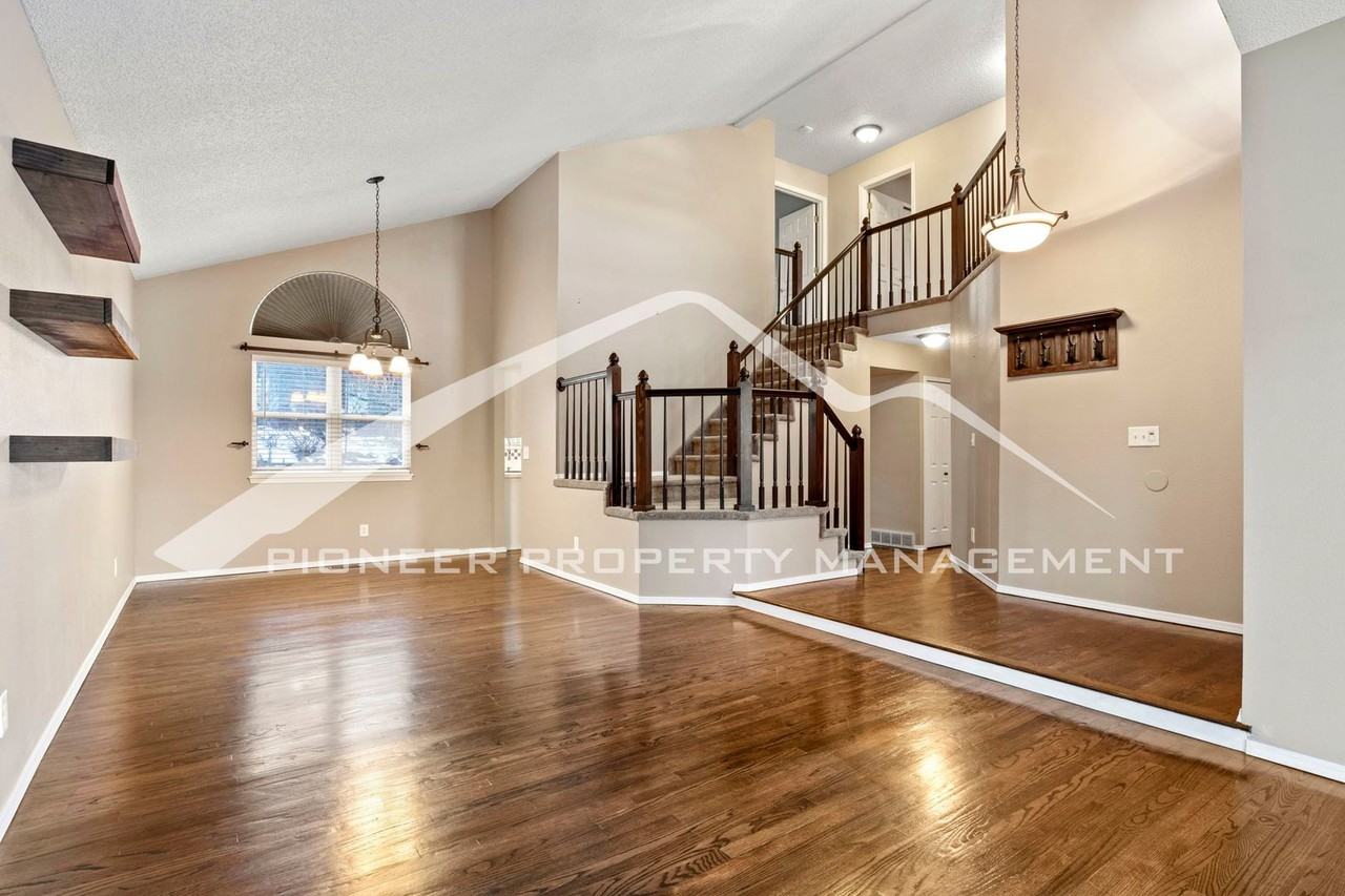 5770 Coachwood Trl - Photo 3 of 24