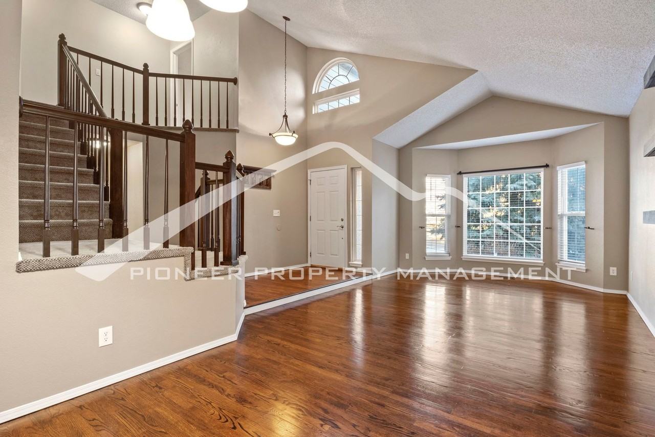 5770 Coachwood Trl - Photo 4 of 24