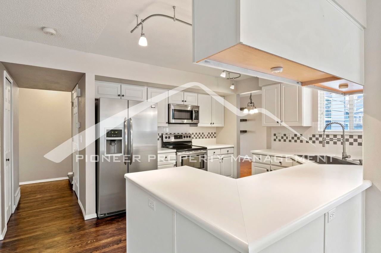 5770 Coachwood Trl - Photo 5 of 24