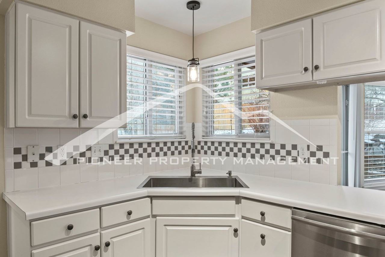 5770 Coachwood Trl - Photo 6 of 24