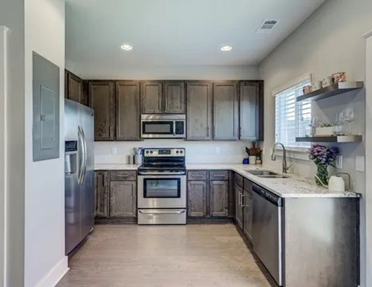 1511 57th Ave N - Photo 6 of 23